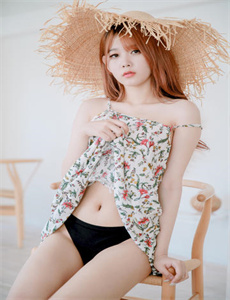 《岳在厨房我解开衣服给我喝-欧美精品九九99久久在观看》
