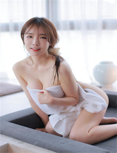 《奇米影视777me-凸偷窥wc女厕所学生在洗澡》