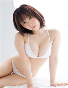 《李思思图片-厨房里我抬起老师的腿》